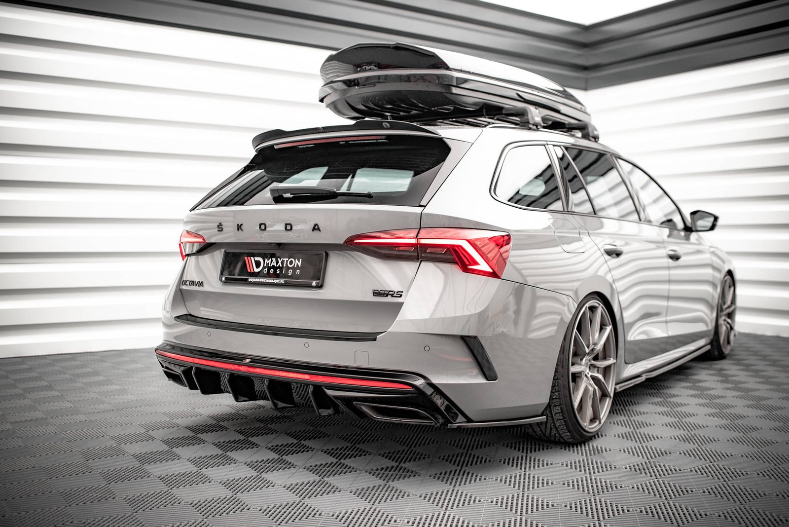 Splitters Laterales Traseros Skoda Octavia RS Mk4 - Imagen 2