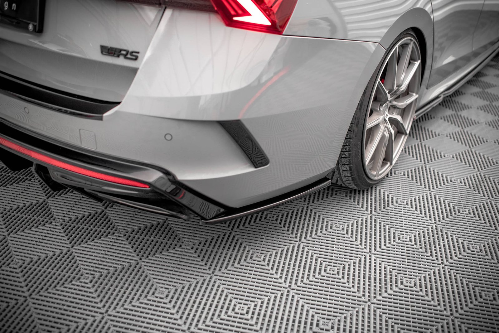 Splitters Laterales Traseros Skoda Octavia RS Mk4