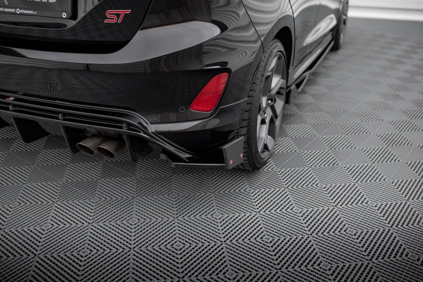 Splitters Laterales Traseros + Flaps Aerodinámicos Ford Fiesta ST Mk8