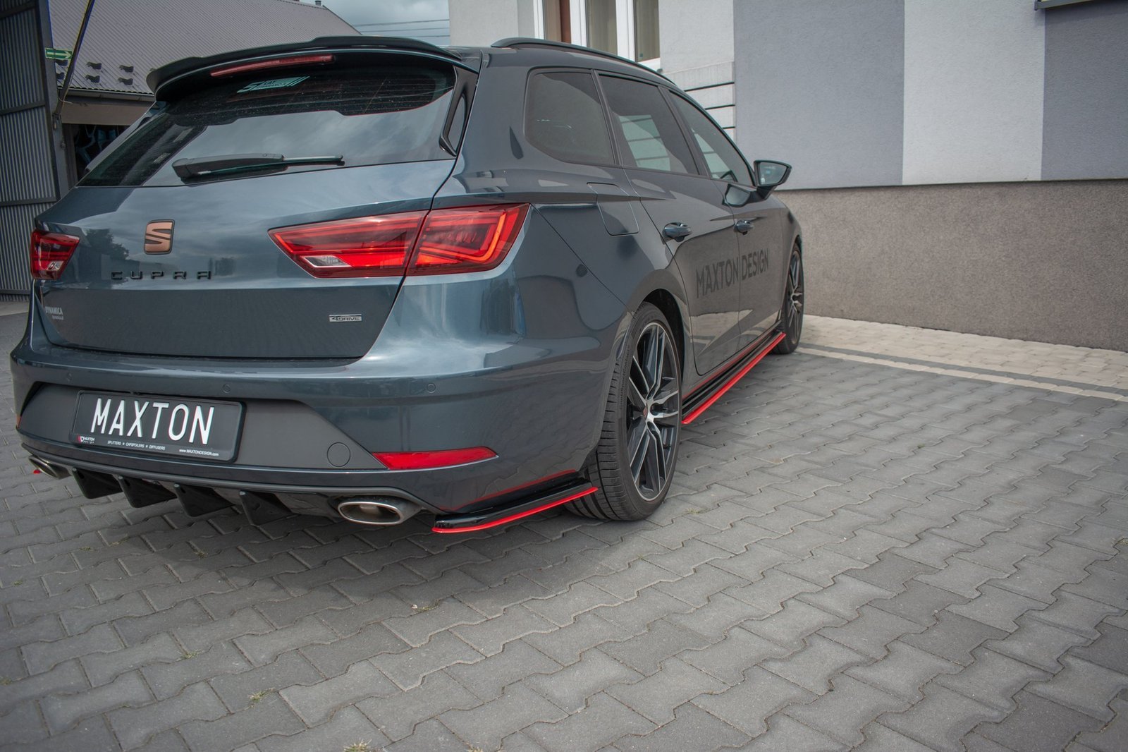 Splitters Laterales Traseros Seat Leon Cupra Mk3 FL Sportstourer - Imagen 3