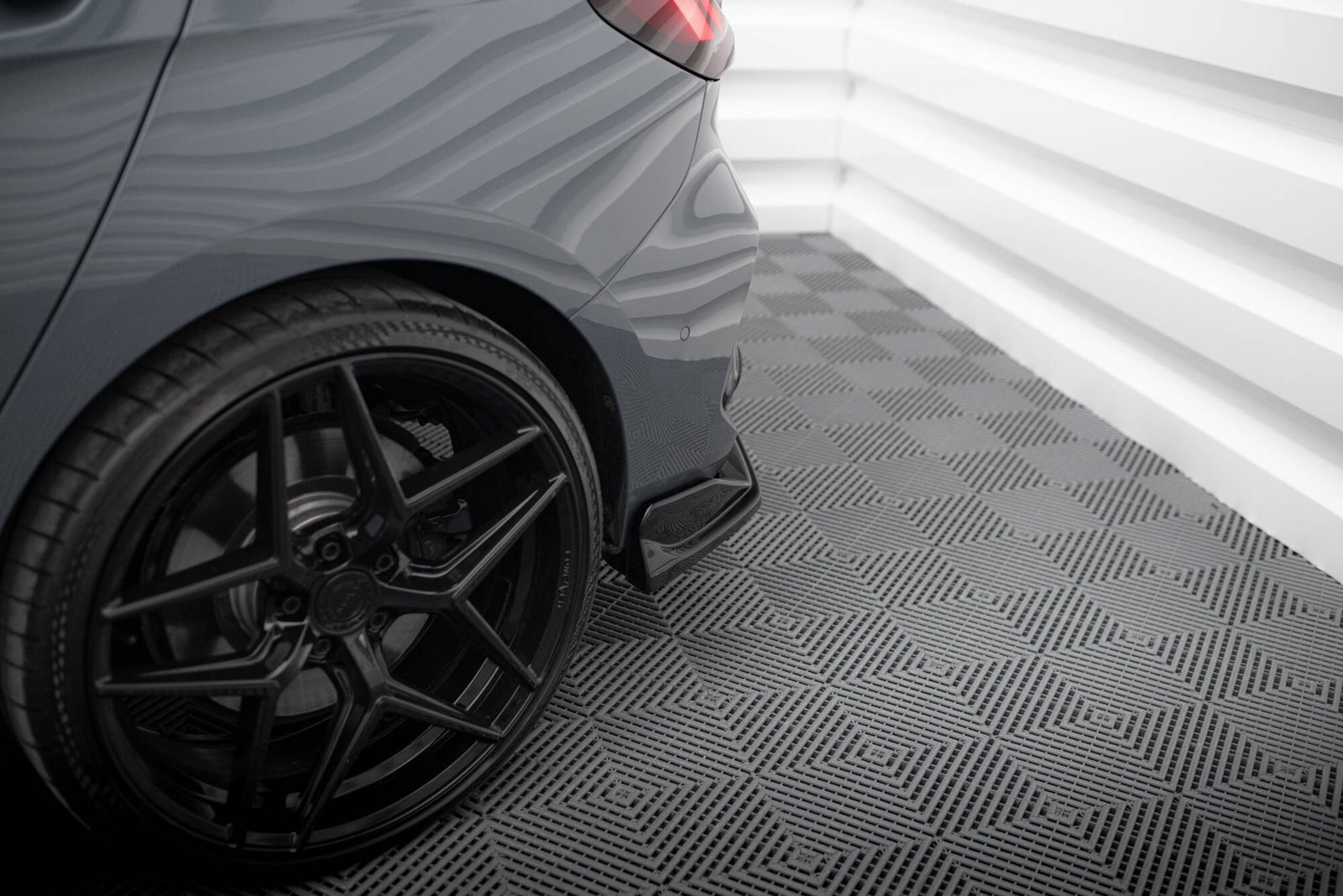 Splitters Laterales Traseros for BMW 1 M-Pack / M135i / 128ti F40 - Imagen 2