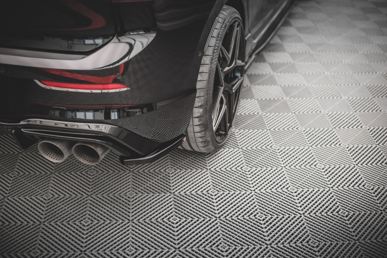 Splitters Laterales Traseros for Volkswagen Golf R Hatchback Mk8
