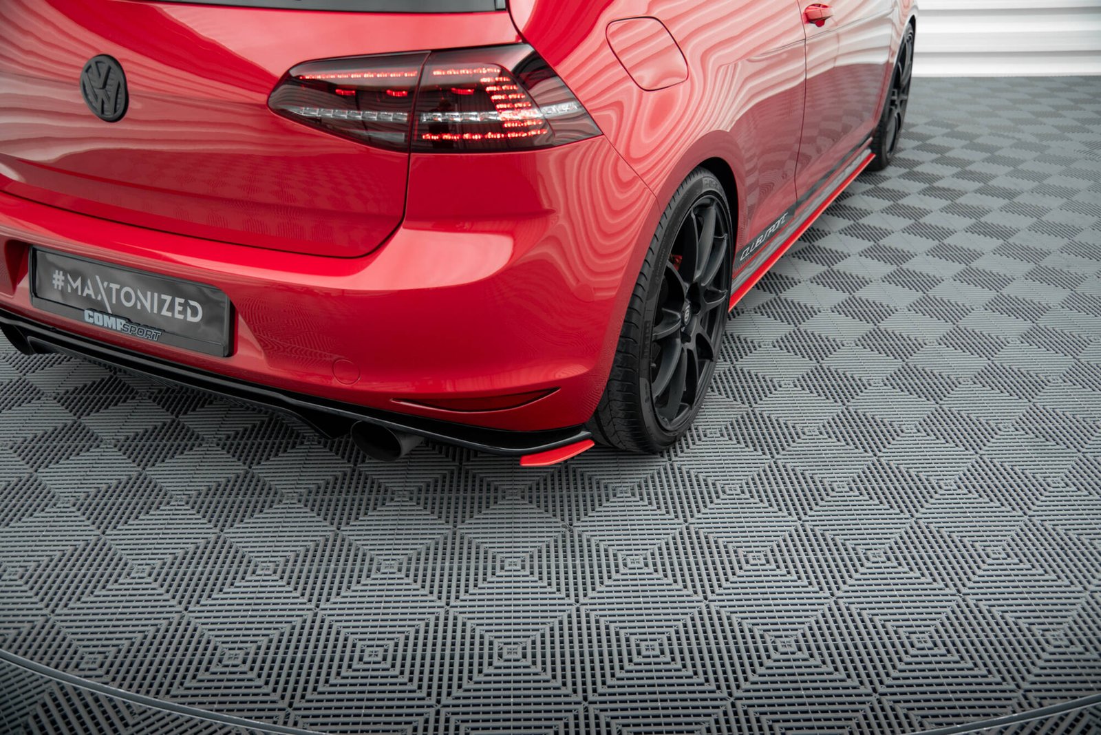 Splitters Laterales Traseros Volkswagen Golf GTI Clubsport Mk7 - Imagen 2