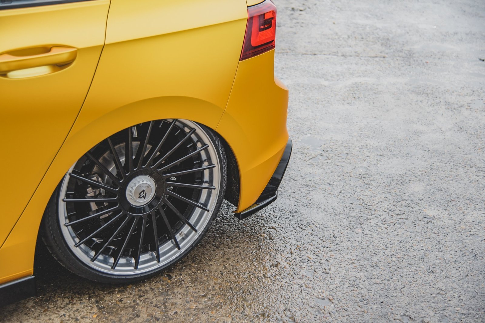 Splitters Laterales Traseros Volkswagen Golf Hatchback Mk8 - Imagen 5