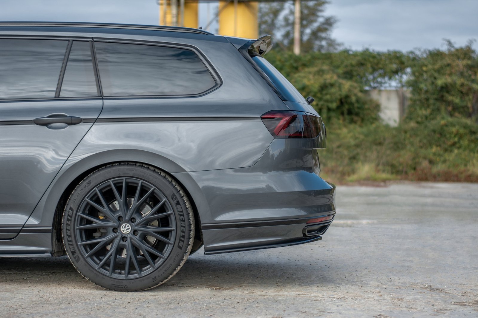 Splitters Laterales Traseros Volkswagen Passat R-Line B8 - Imagen 2