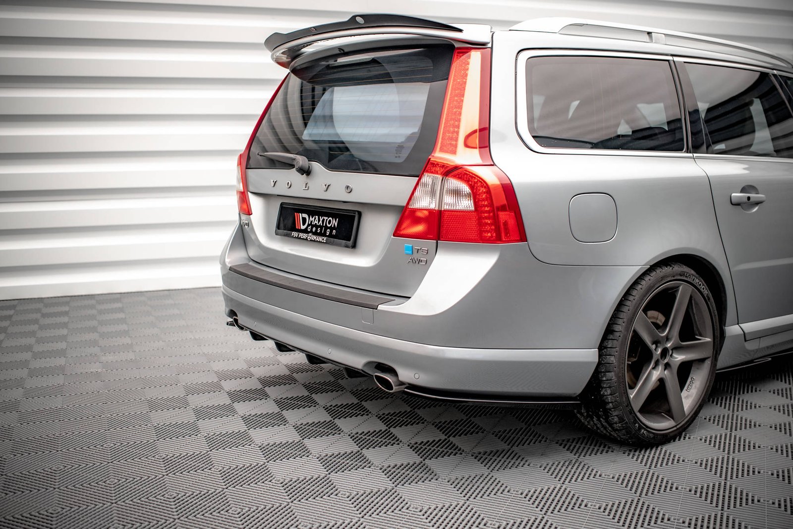 Splitters Laterales Traseros Volvo V70 Mk3 - Imagen 2