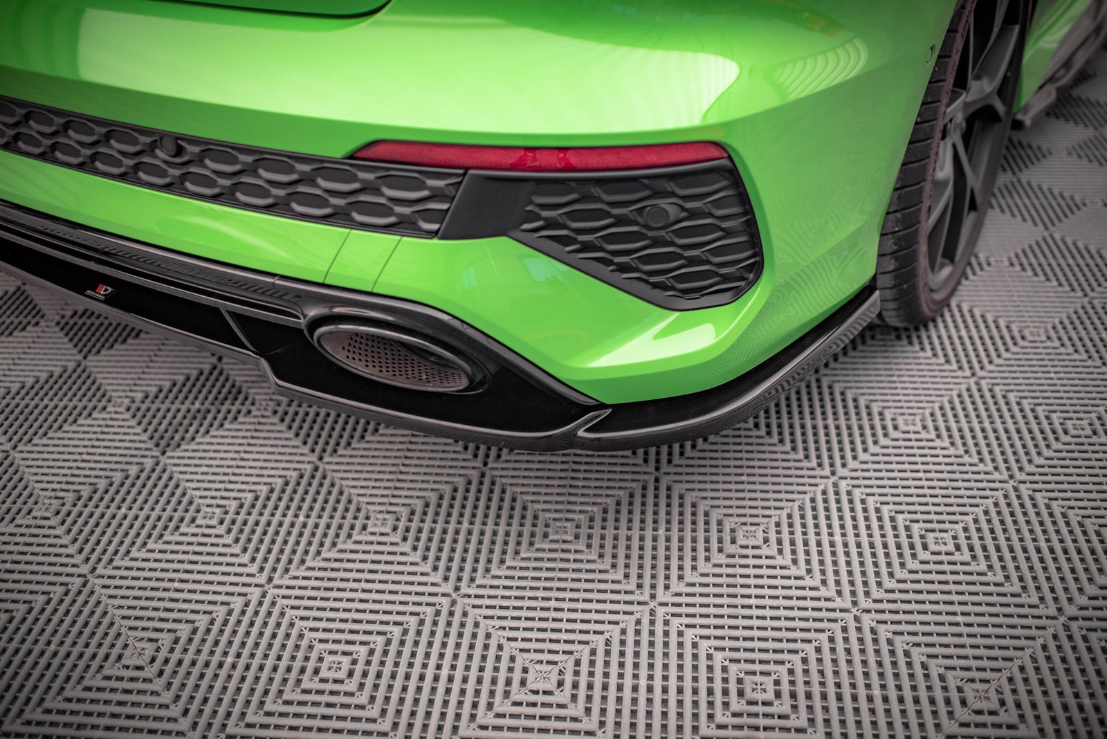 Splitter Trasero Audi RS3 Sedan 8Y - Imagen 3