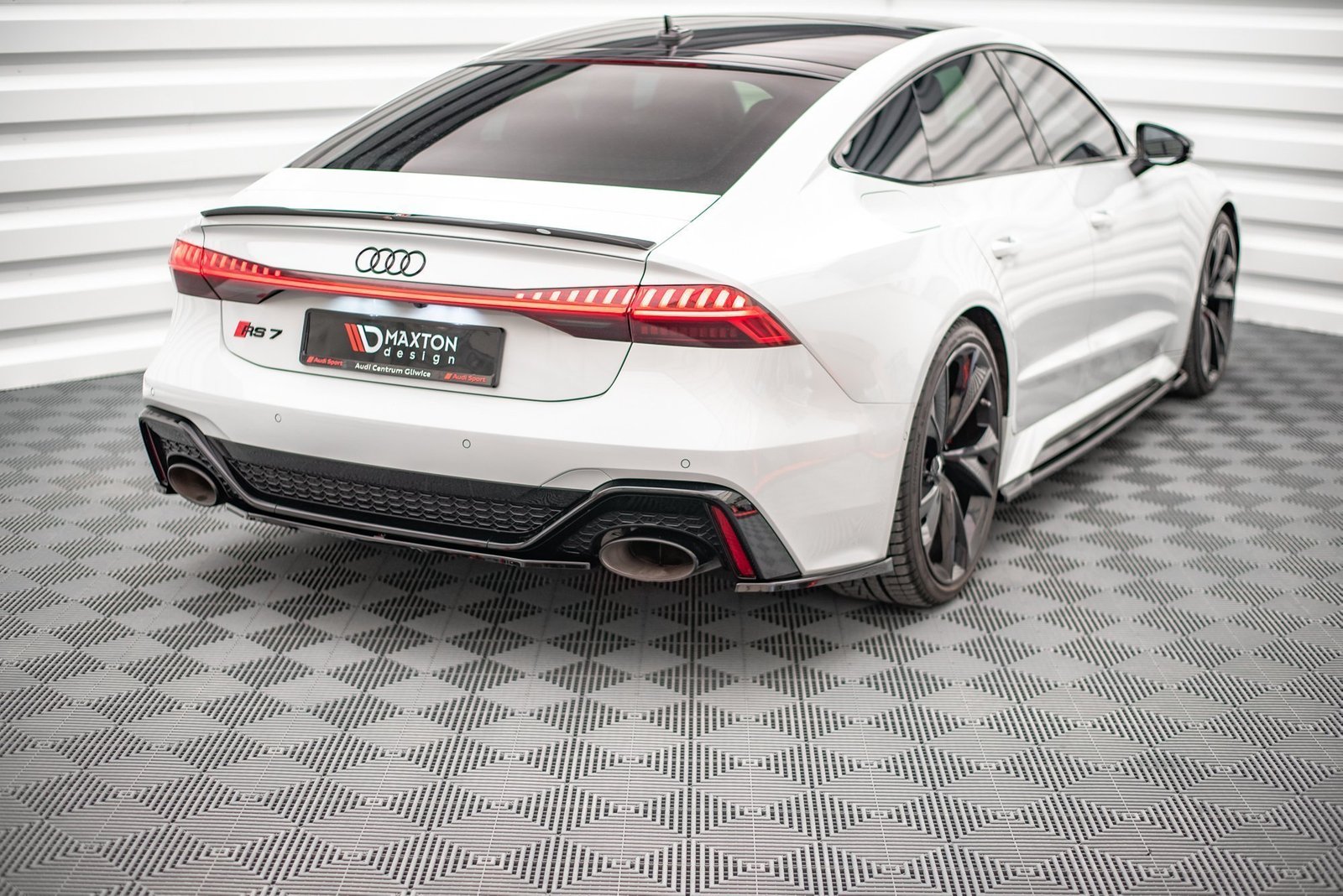 Splitter Trasero Audi RS7 C8 - Imagen 2