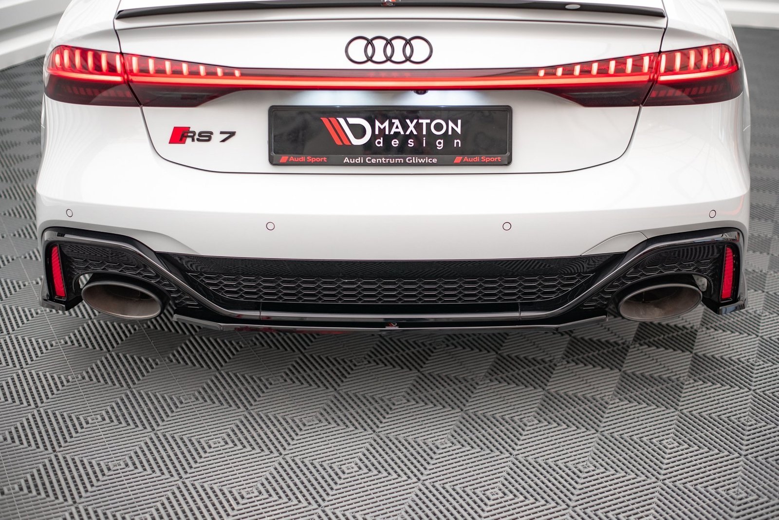 Splitter Trasero Audi RS7 C8