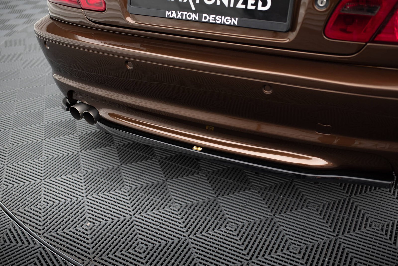 Splitter Trasero BMW 3 E46 Mpack Coupe (with vertical bars) - Imagen 3