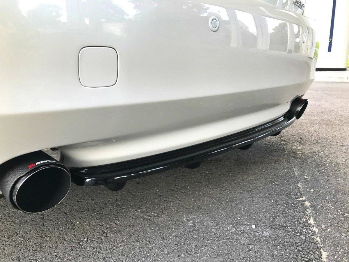 Splitter Trasero Lexus GS 300 Mk3 Facelift (with vertical bars) - Imagen 2