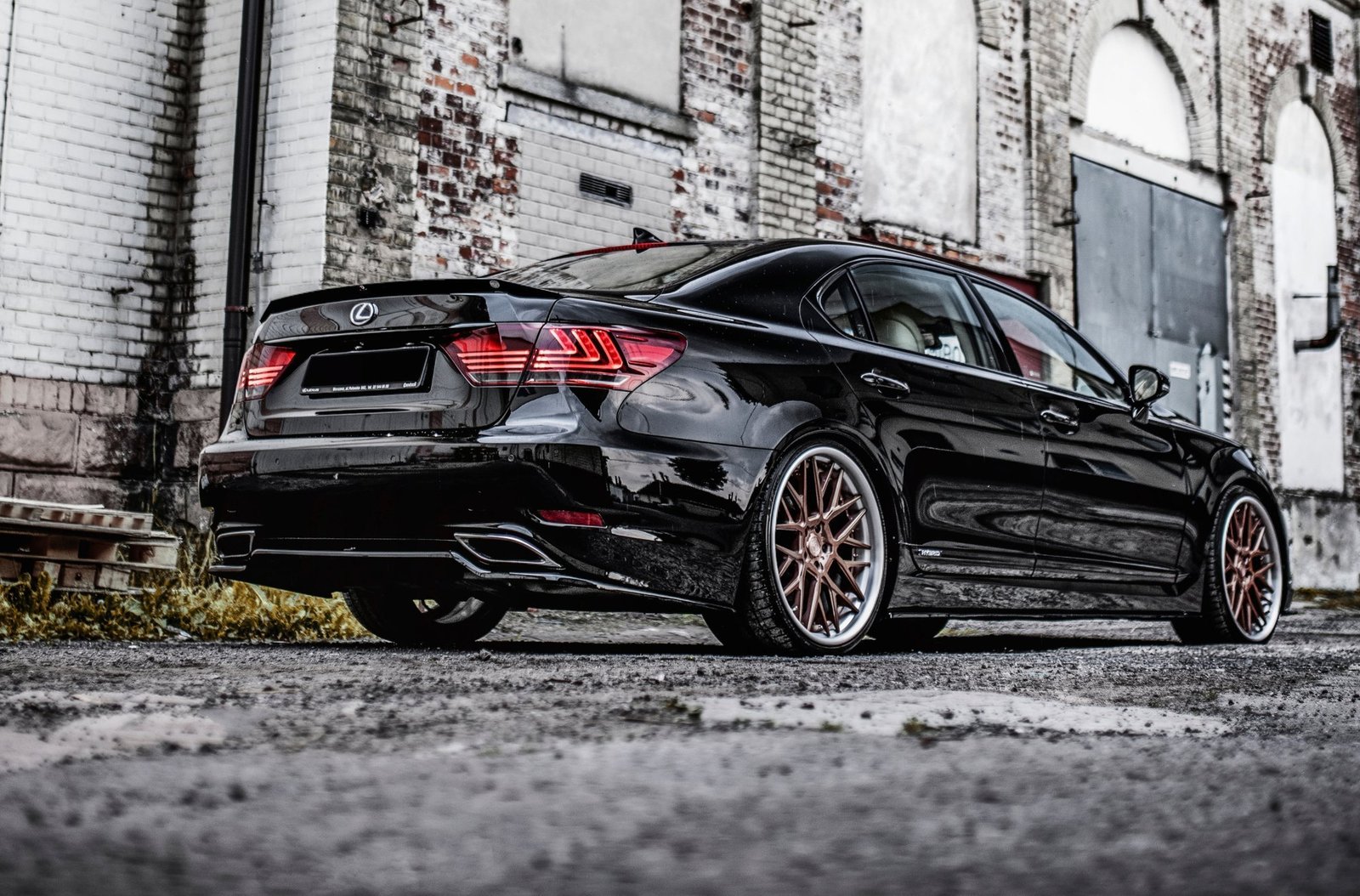 Splitter Trasero Lexus LS Mk4 Facelift - Imagen 4