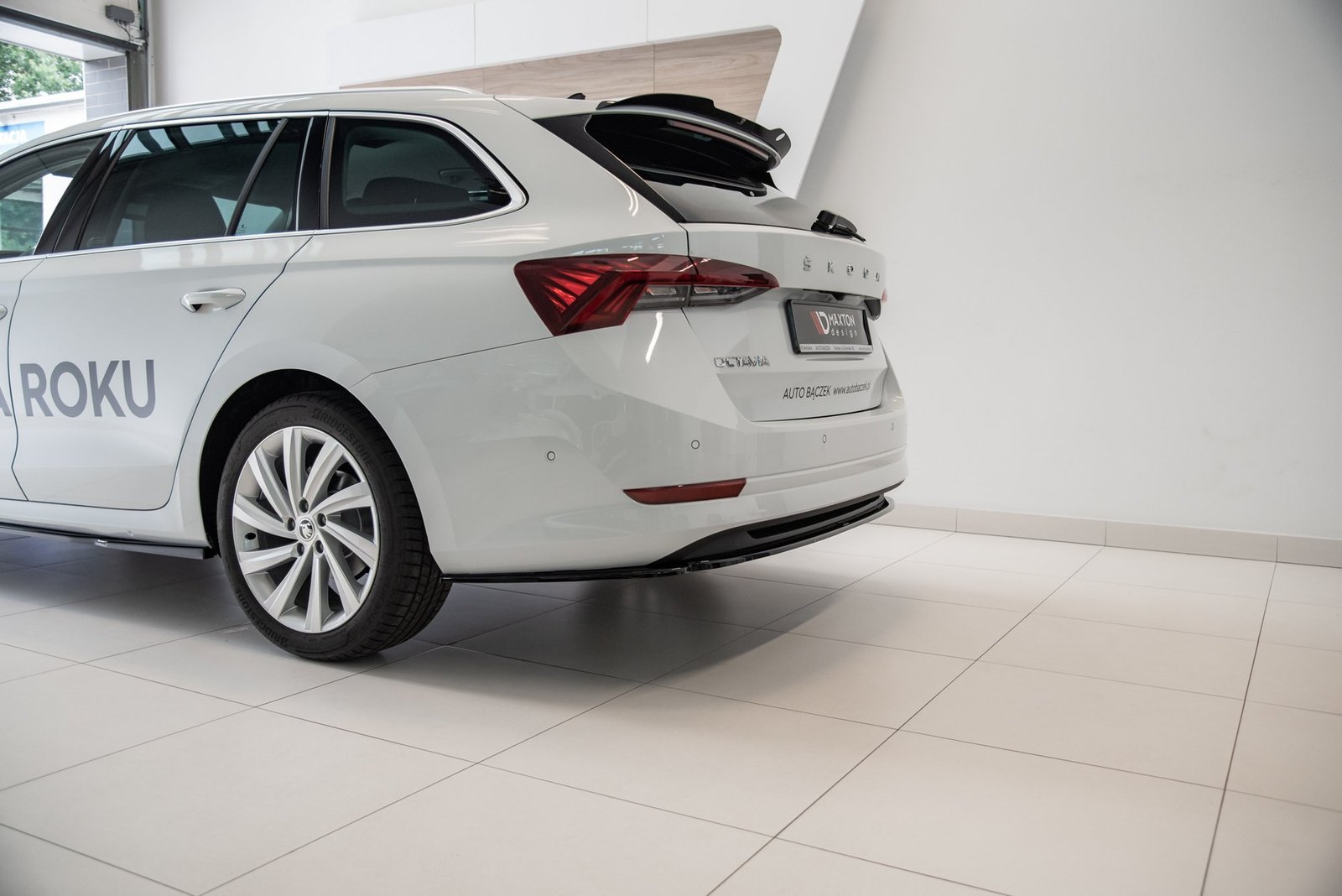 Splitter Trasero Skoda Octavia Mk4 - Imagen 5