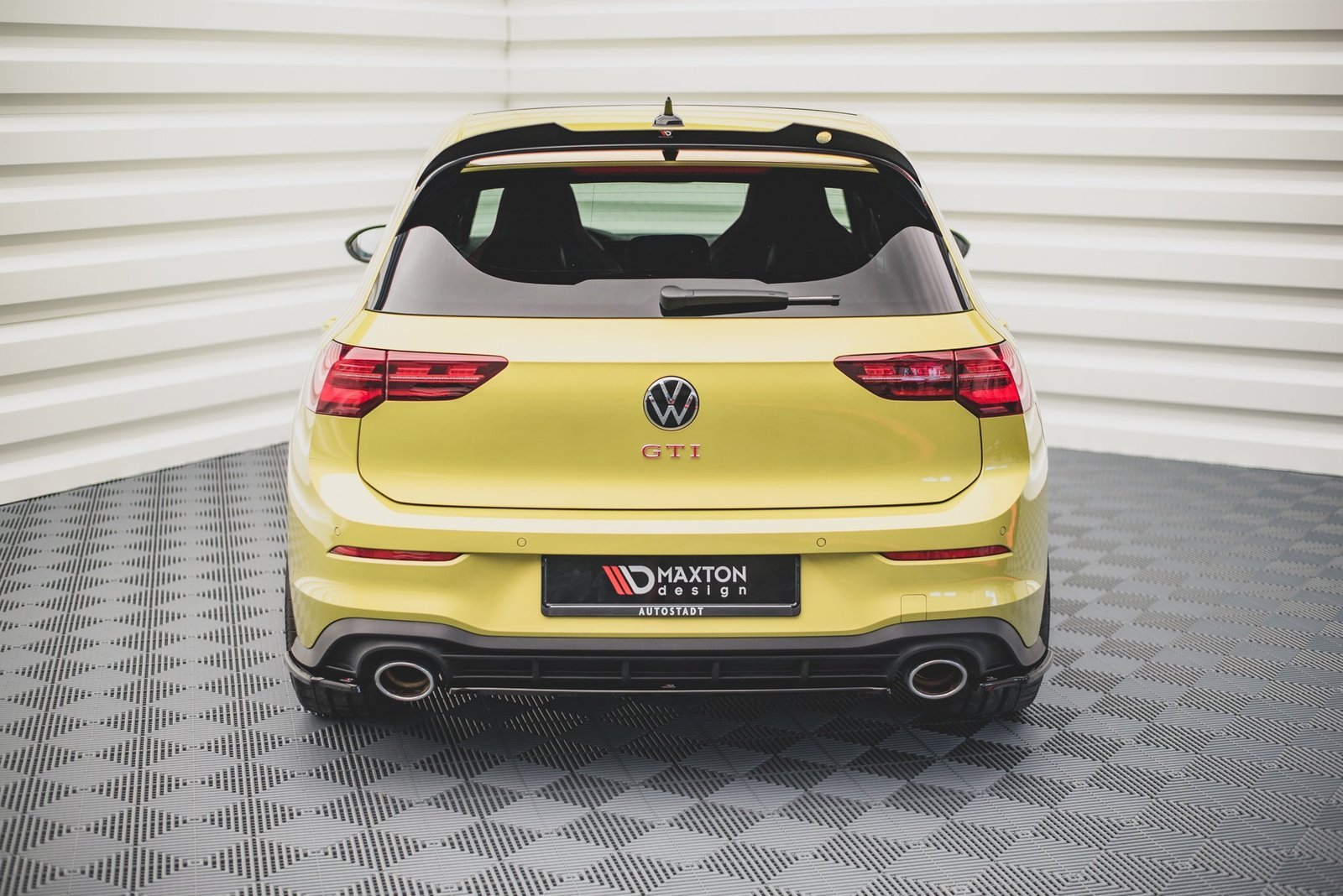 Splitter Trasero Volkswagen Golf GTI Clubsport Mk8 - Imagen 3
