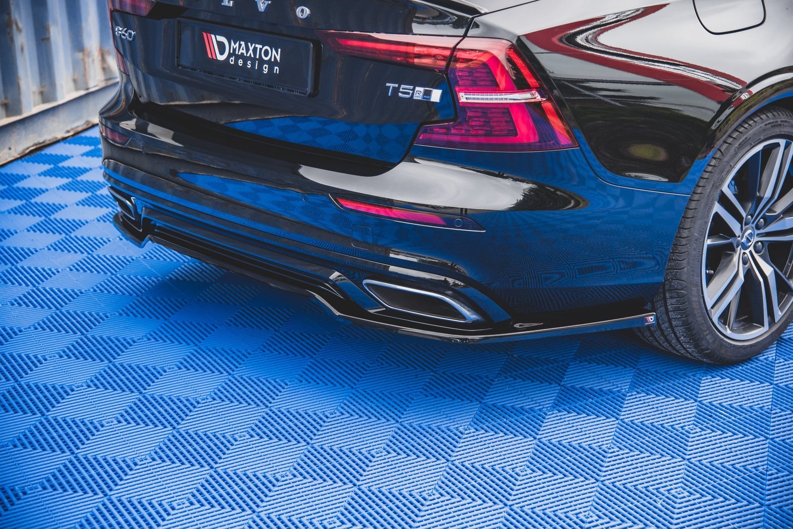 Splitter Trasero Volvo S60/V60 R-Design Mk3 - Imagen 3