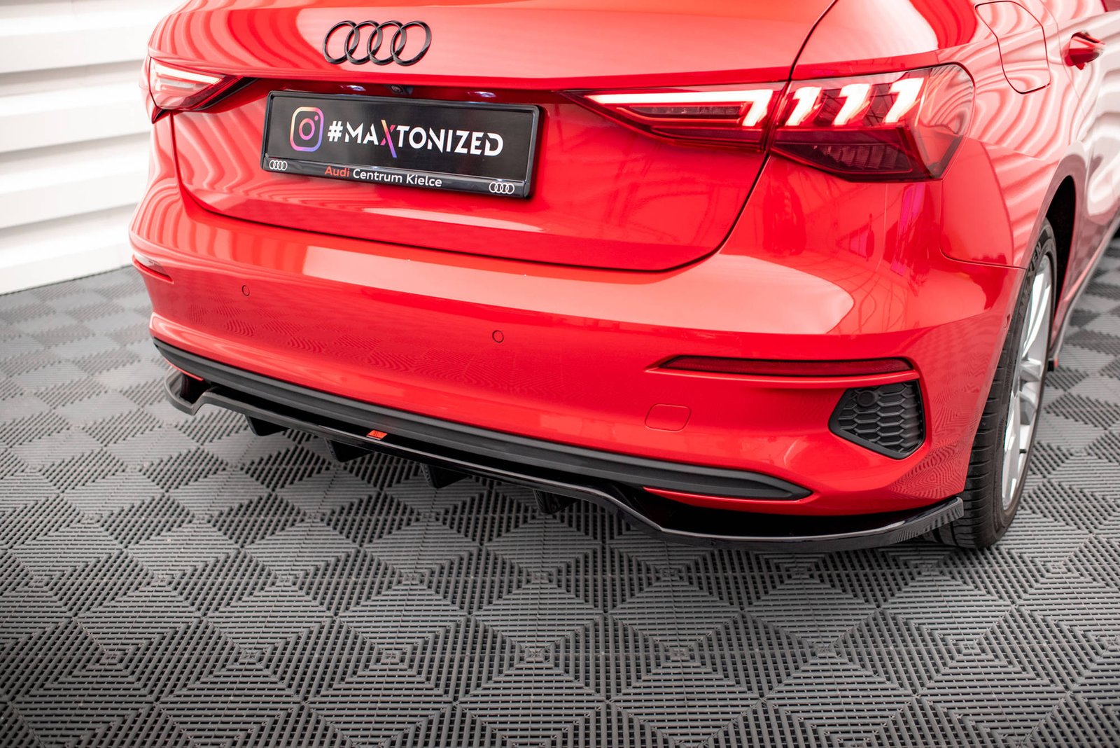 Splitter Trasero (with vertical bars) Audi A3 Sportback 8Y