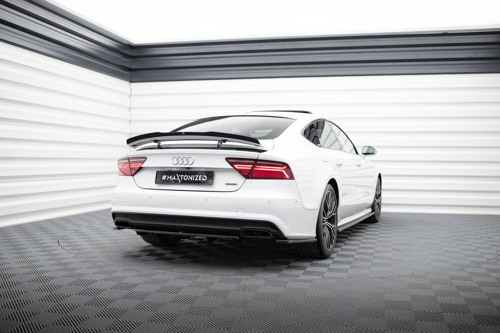 Splitter Trasero (with vertical bars) Audi A7 S-Line C7 Facelift