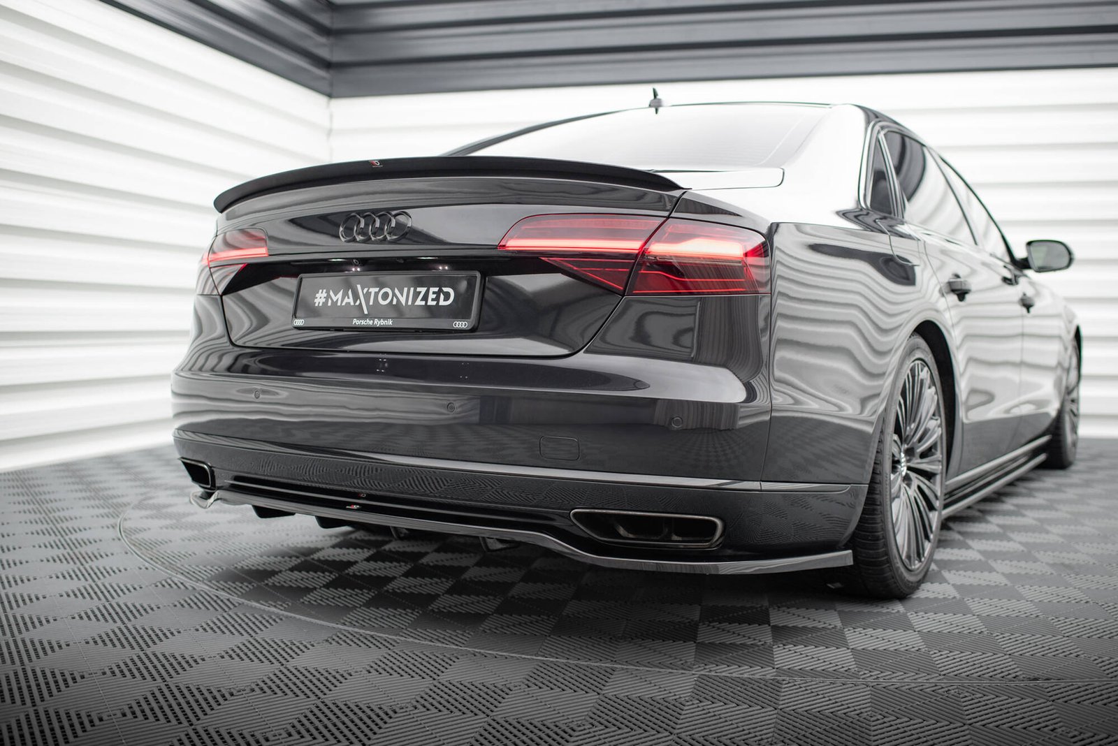 Splitter Trasero (with vertical bars) Audi A8 D4 Facelift