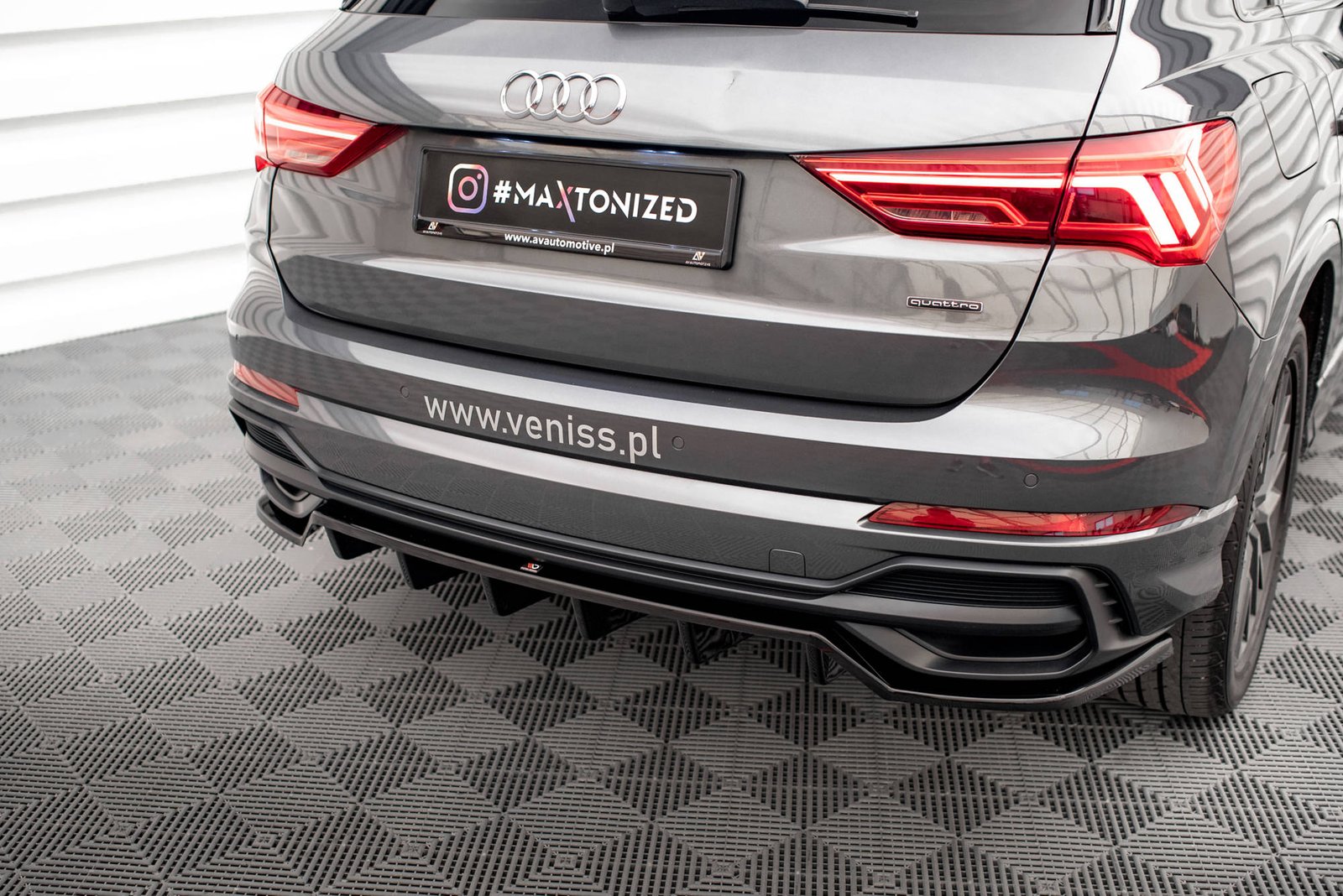 Splitter Trasero (with vertical bars) Audi Q3 S-Line SUV F3