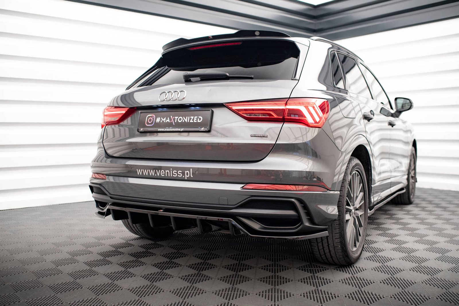 Splitter Trasero (with vertical bars) Audi Q3 S-Line SUV F3 - Imagen 3