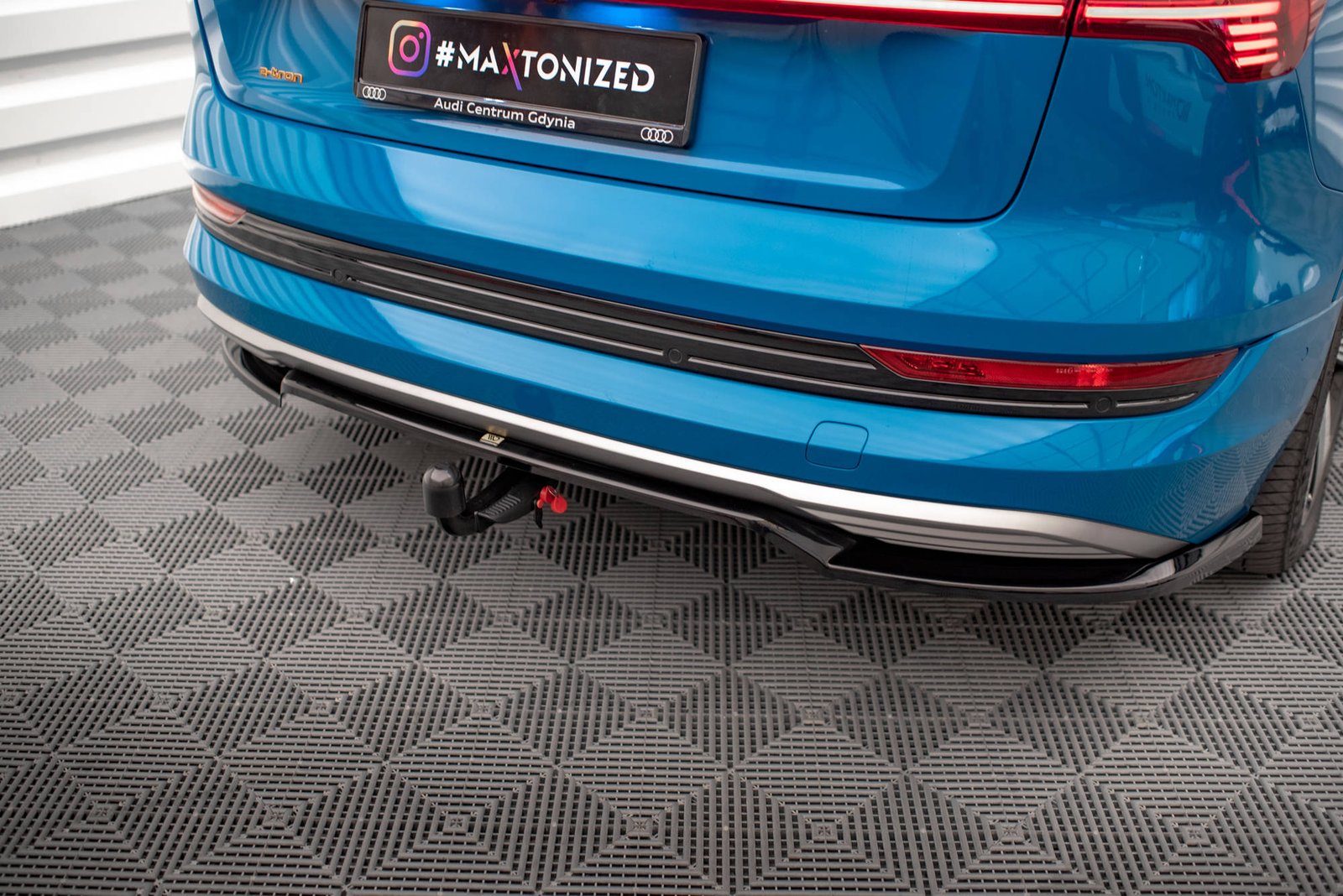 Splitter Trasero (with vertical bars) Audi e-tron - Imagen 3