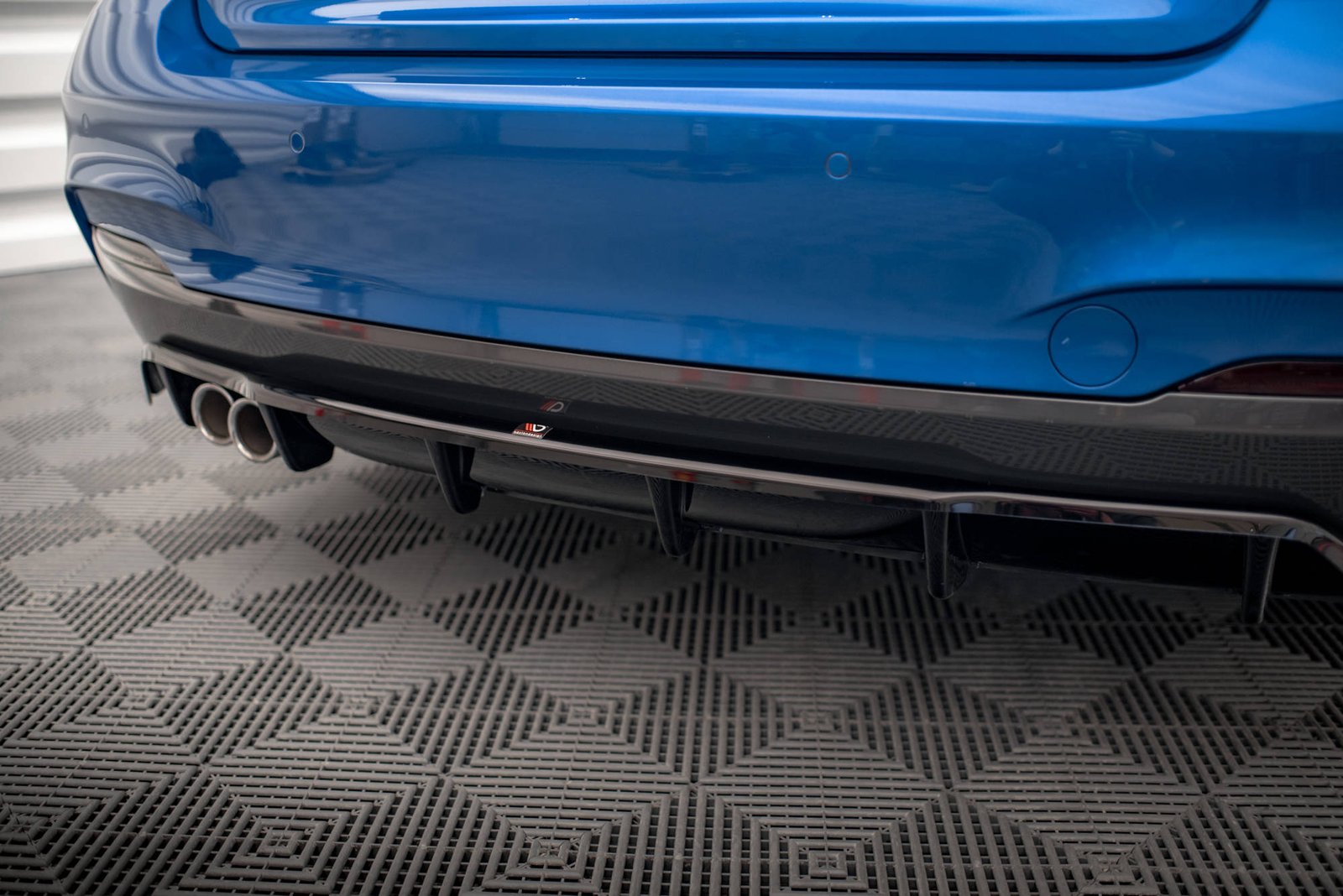 Splitter Trasero (with vertical bars) BMW 2 M-Pack F22 - Imagen 3