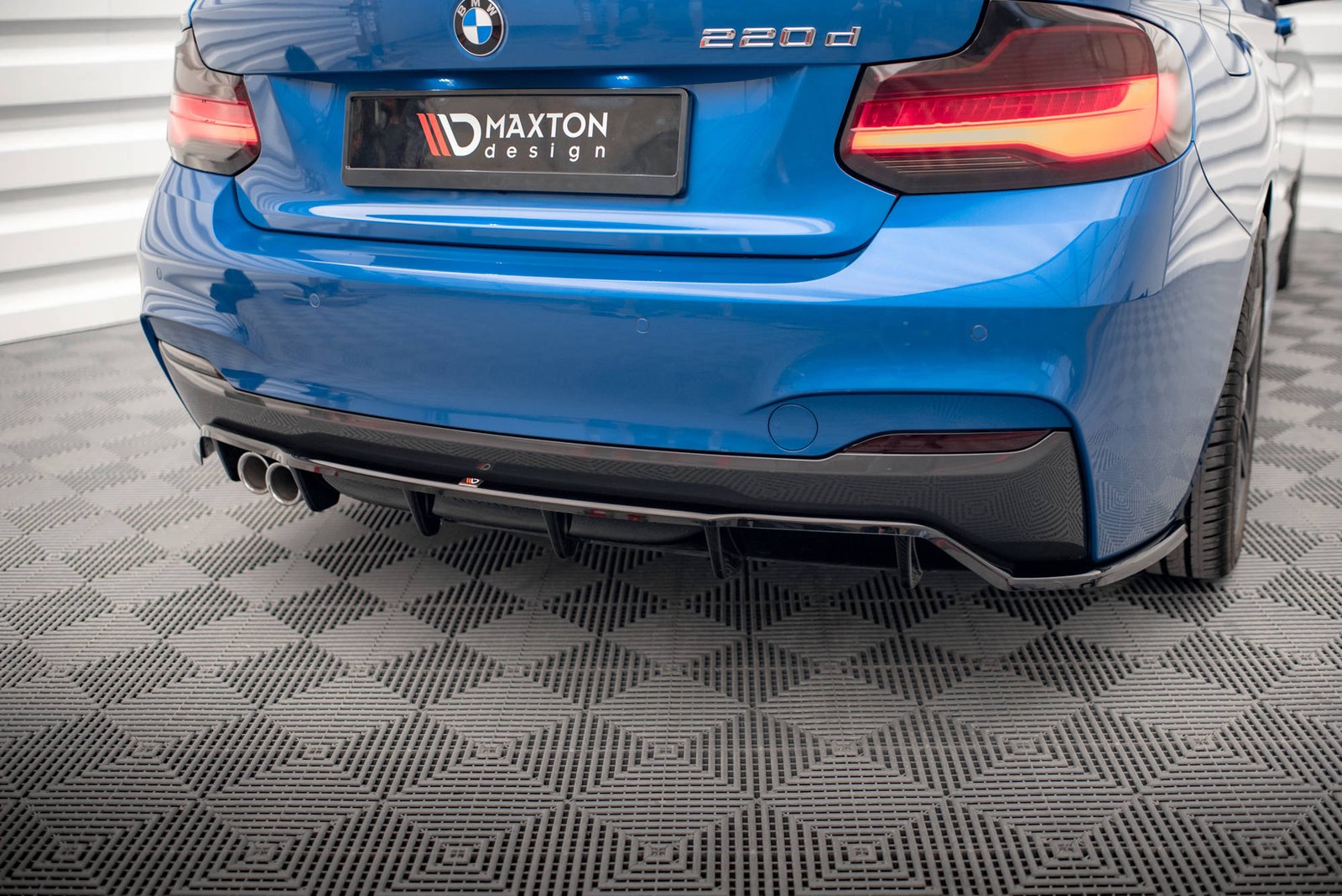 Splitter Trasero (with vertical bars) BMW 2 M-Pack F22