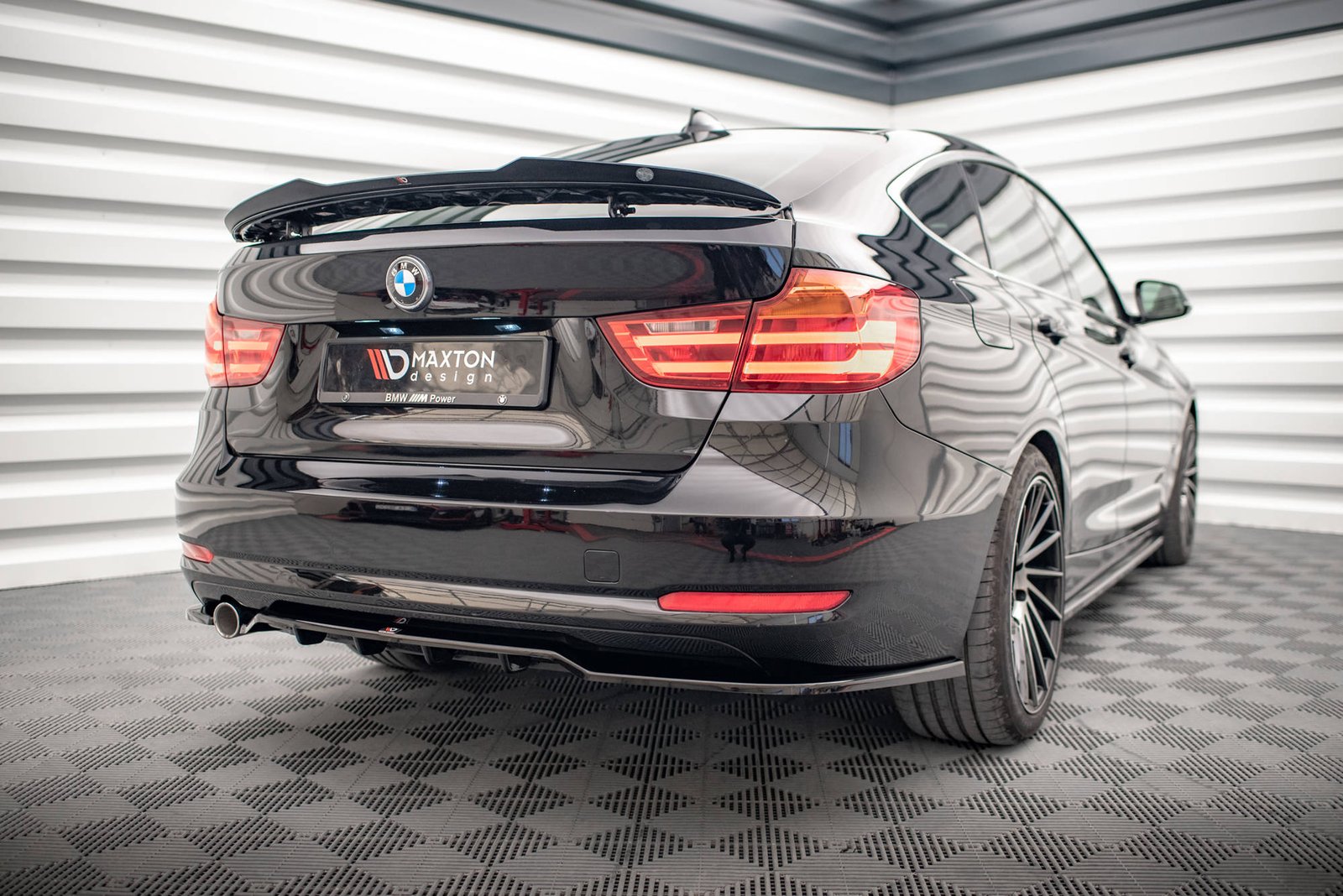 Splitter Trasero (with vertical bars) BMW 3 GT F34