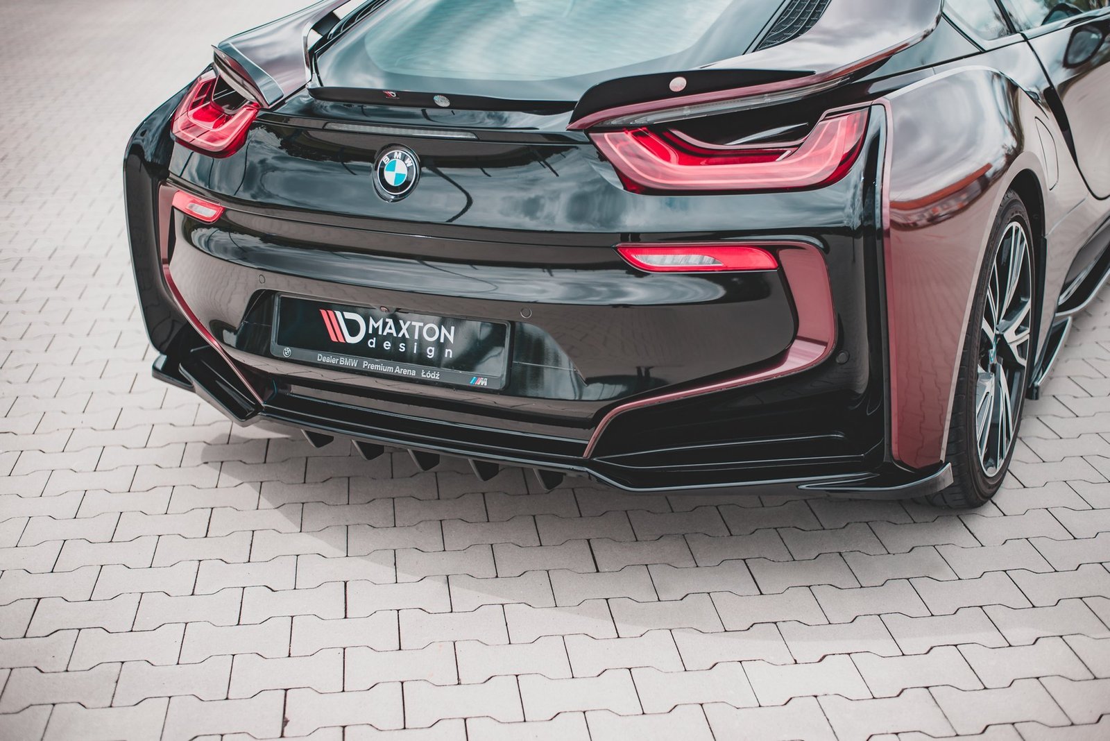 Splitter Trasero (with vertical bars) BMW i8