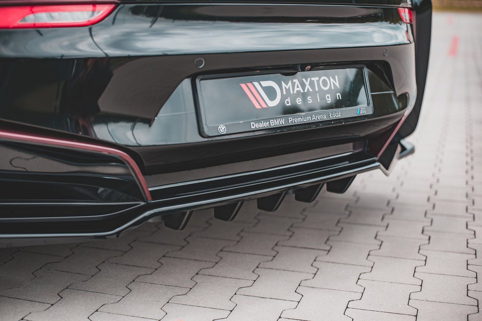 Splitter Trasero (with vertical bars) BMW i8 - Imagen 2