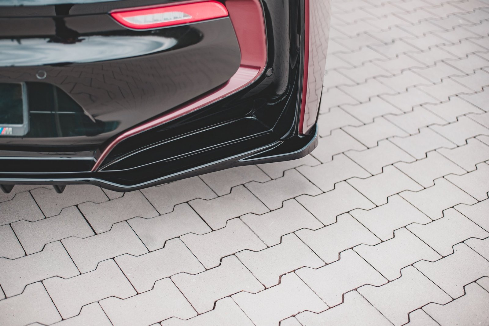 Splitter Trasero (with vertical bars) BMW i8 - Imagen 3