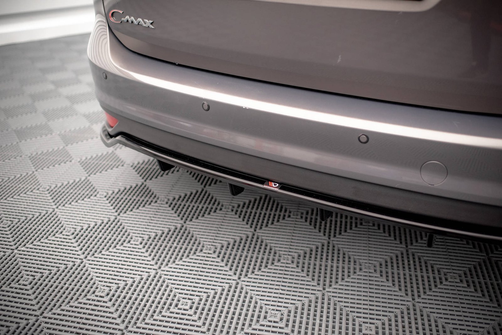 Splitter Trasero (with vertical bars) Ford C-Max Mk2 - Imagen 3