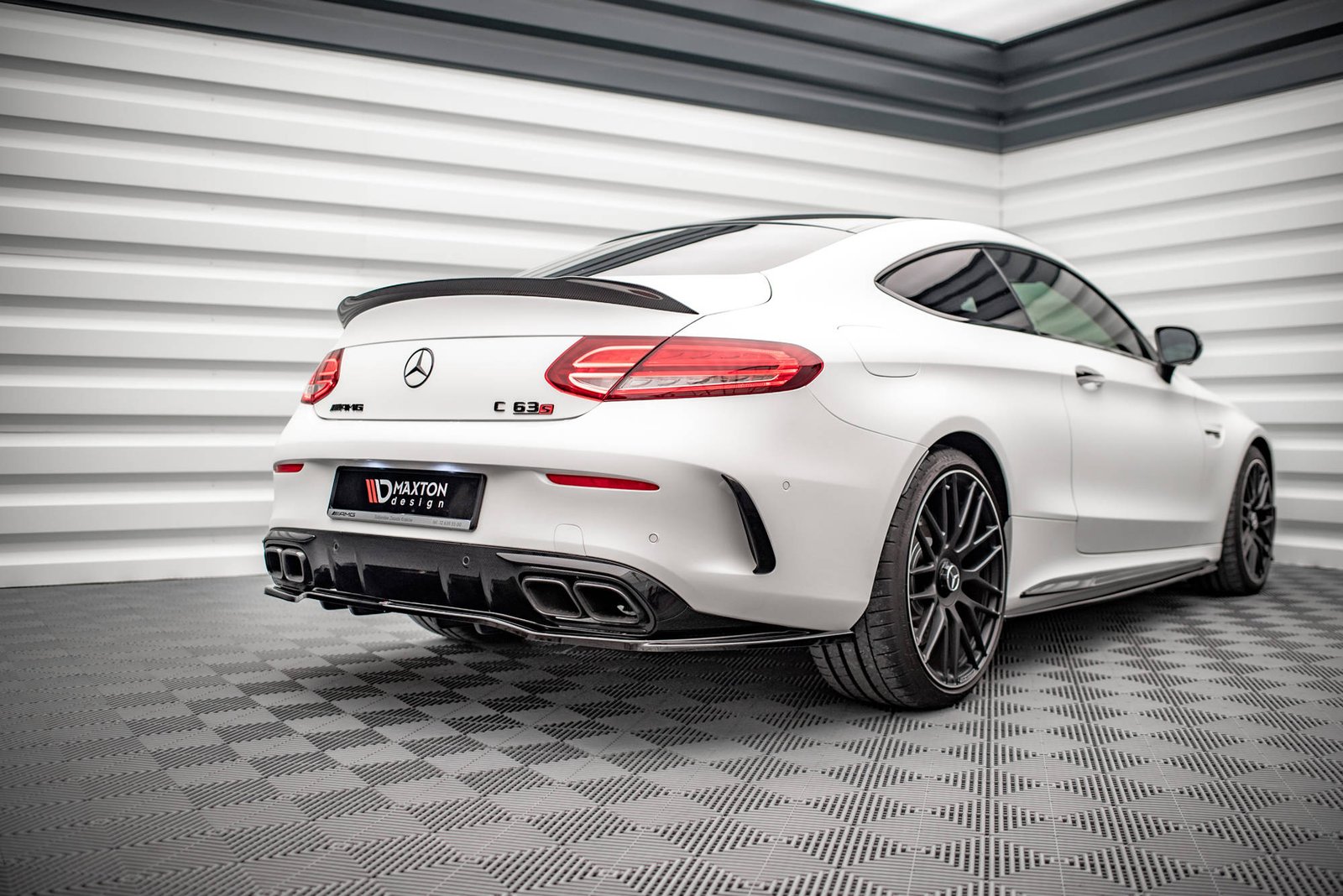 Splitter Trasero (with vertical bars) Mercedes-AMG C 63AMG Coupe AMG Aero Pack C205 Facelift