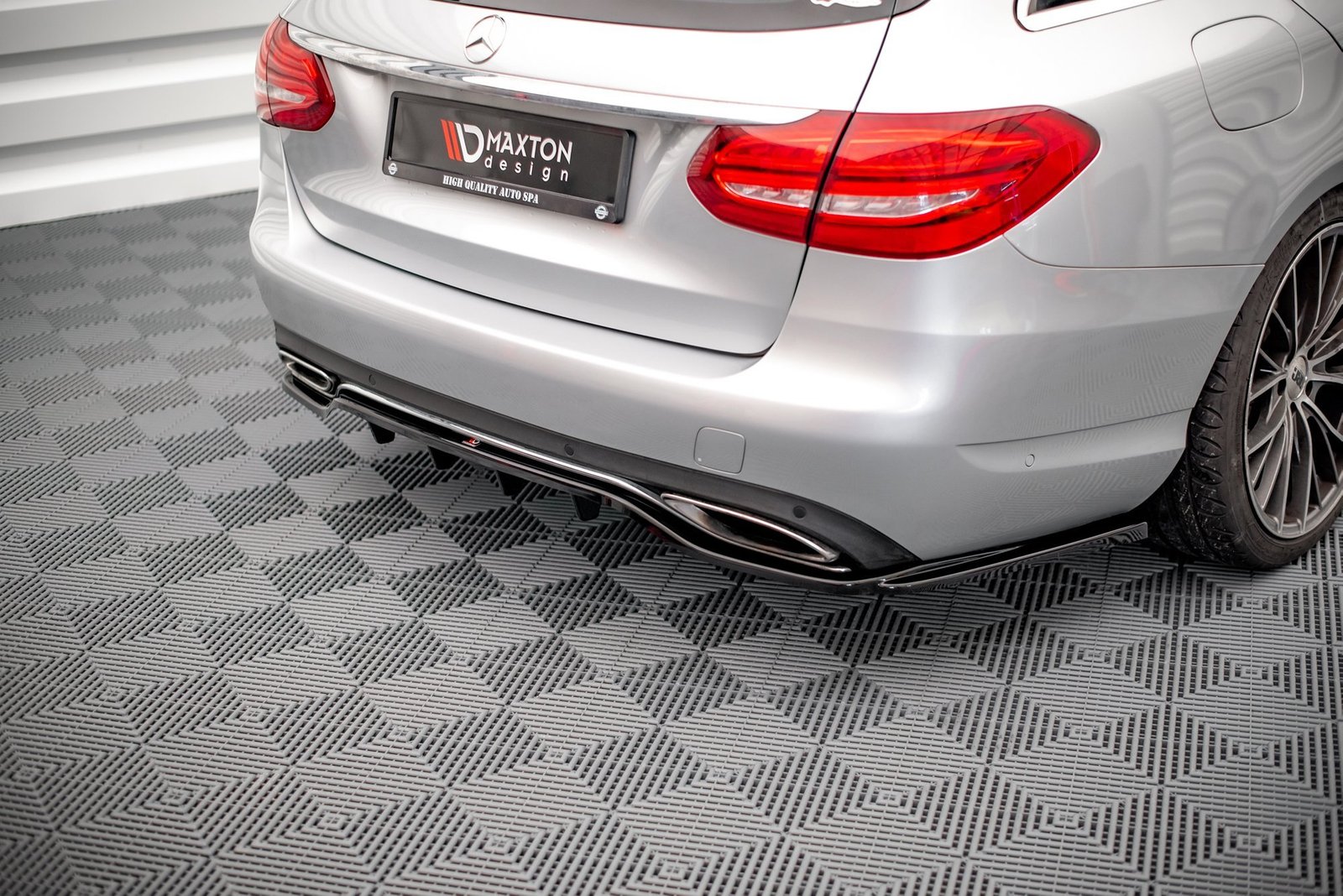Splitter Trasero (with vertical bars) Mercedes-Benz C W205