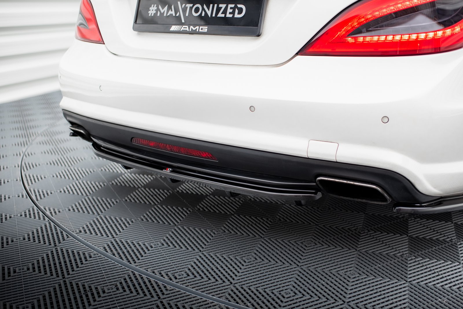 Splitter Trasero (with vertical bars) Mercedes-Benz CLS AMG-Line C218