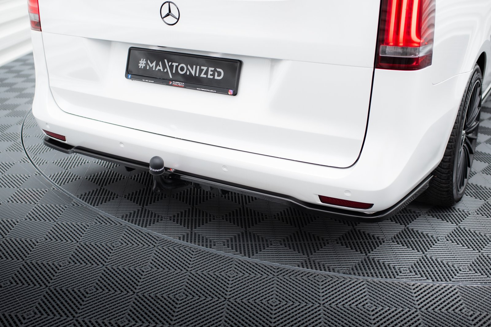 Splitter Trasero (with vertical bars) Mercedes-Benz Vito Long / V Long W447 Facelift / Facelift 2 - Imagen 8