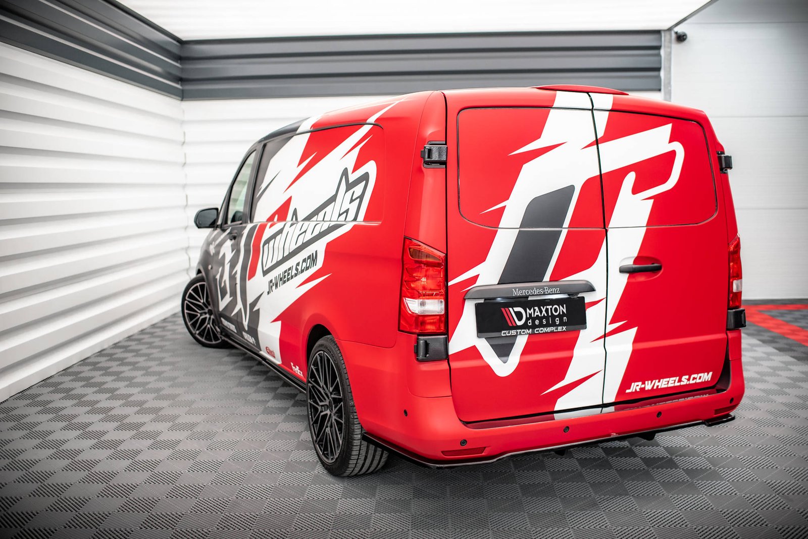 Splitter Trasero (with vertical bars) Mercedes-Benz Vito Long / V Long W447 Facelift / Facelift 2 - Imagen 2