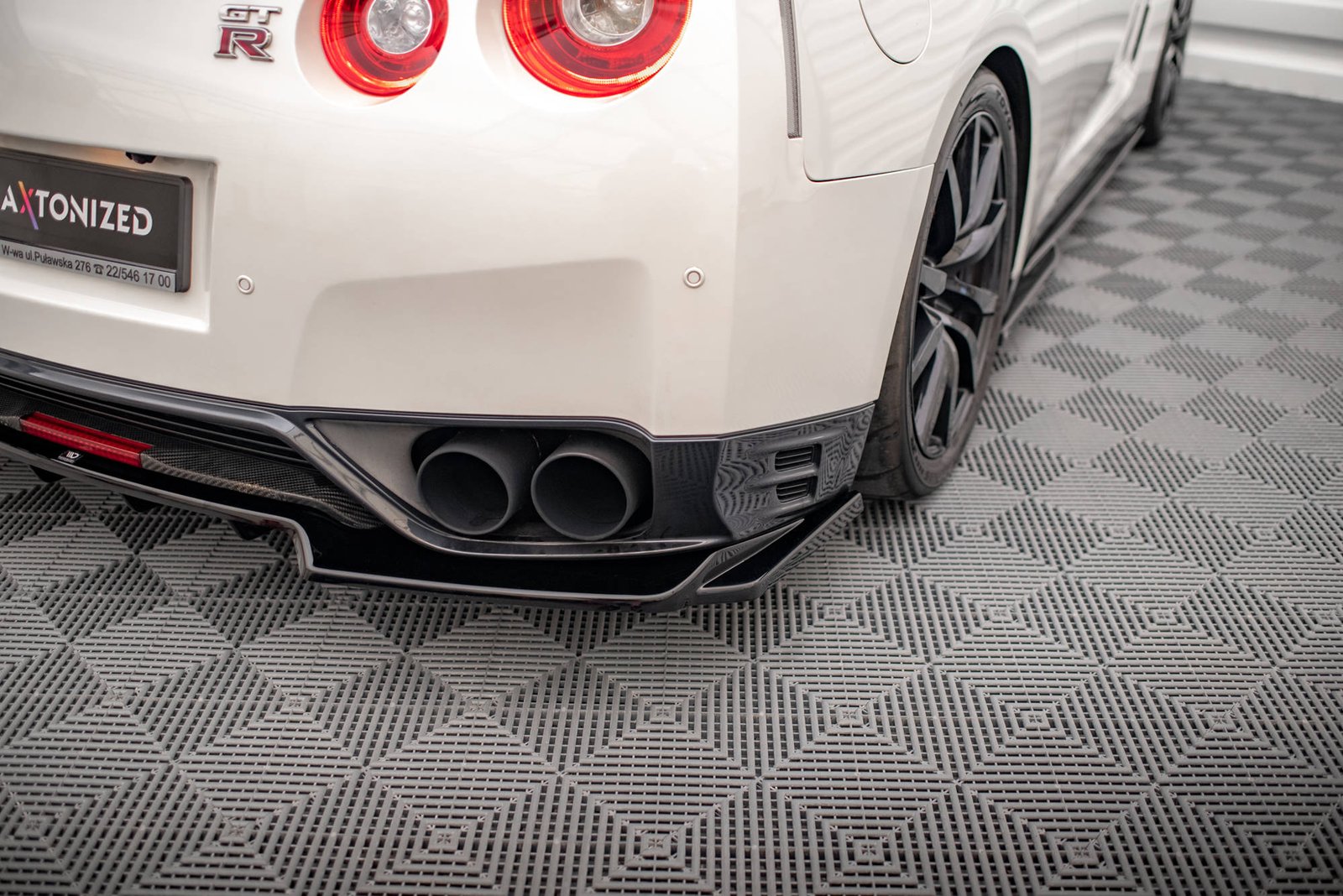 Splitter Trasero (with vertical bars) Nissan GTR R35 Facelift - Imagen 2