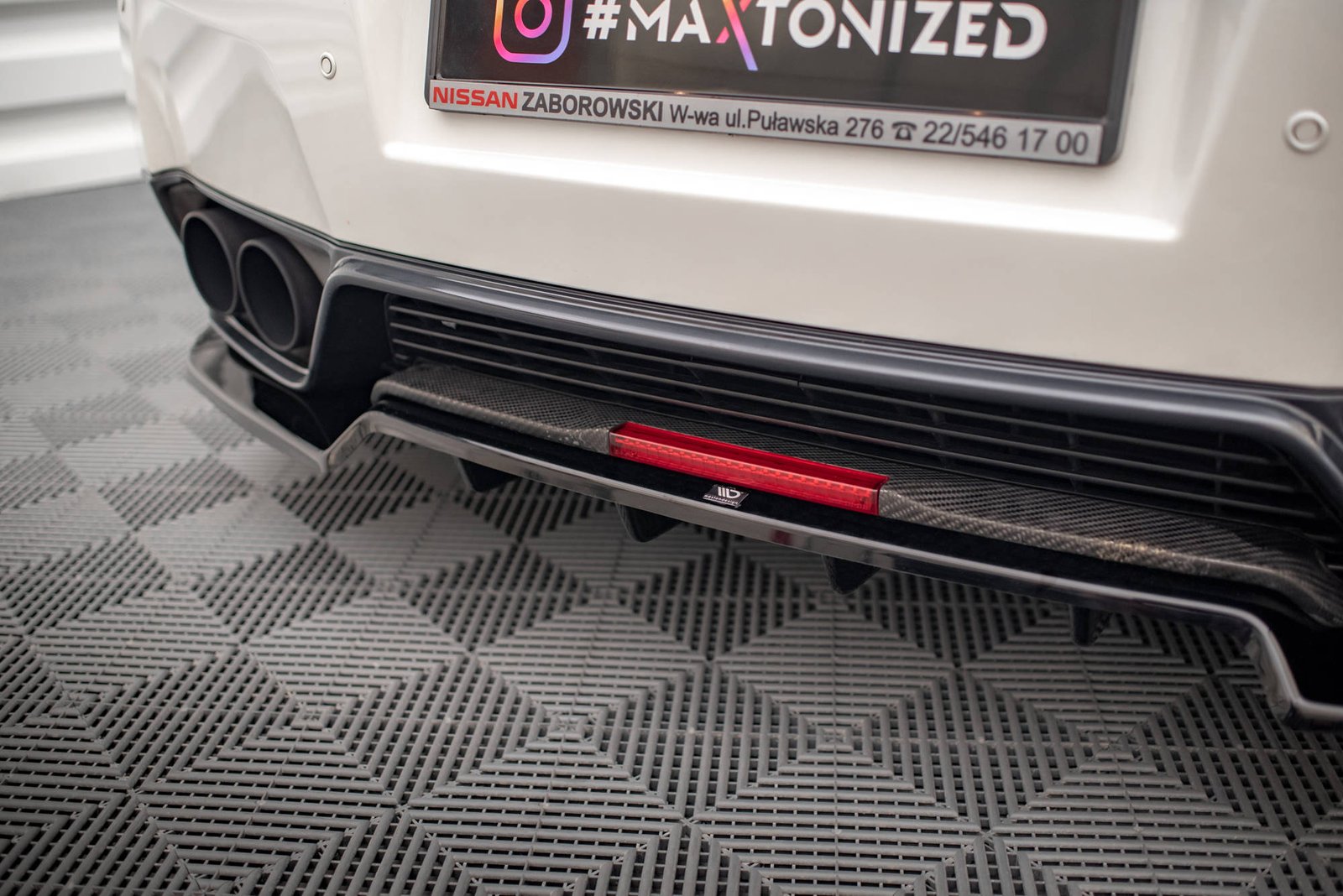 Splitter Trasero (with vertical bars) Nissan GTR R35 Facelift - Imagen 4