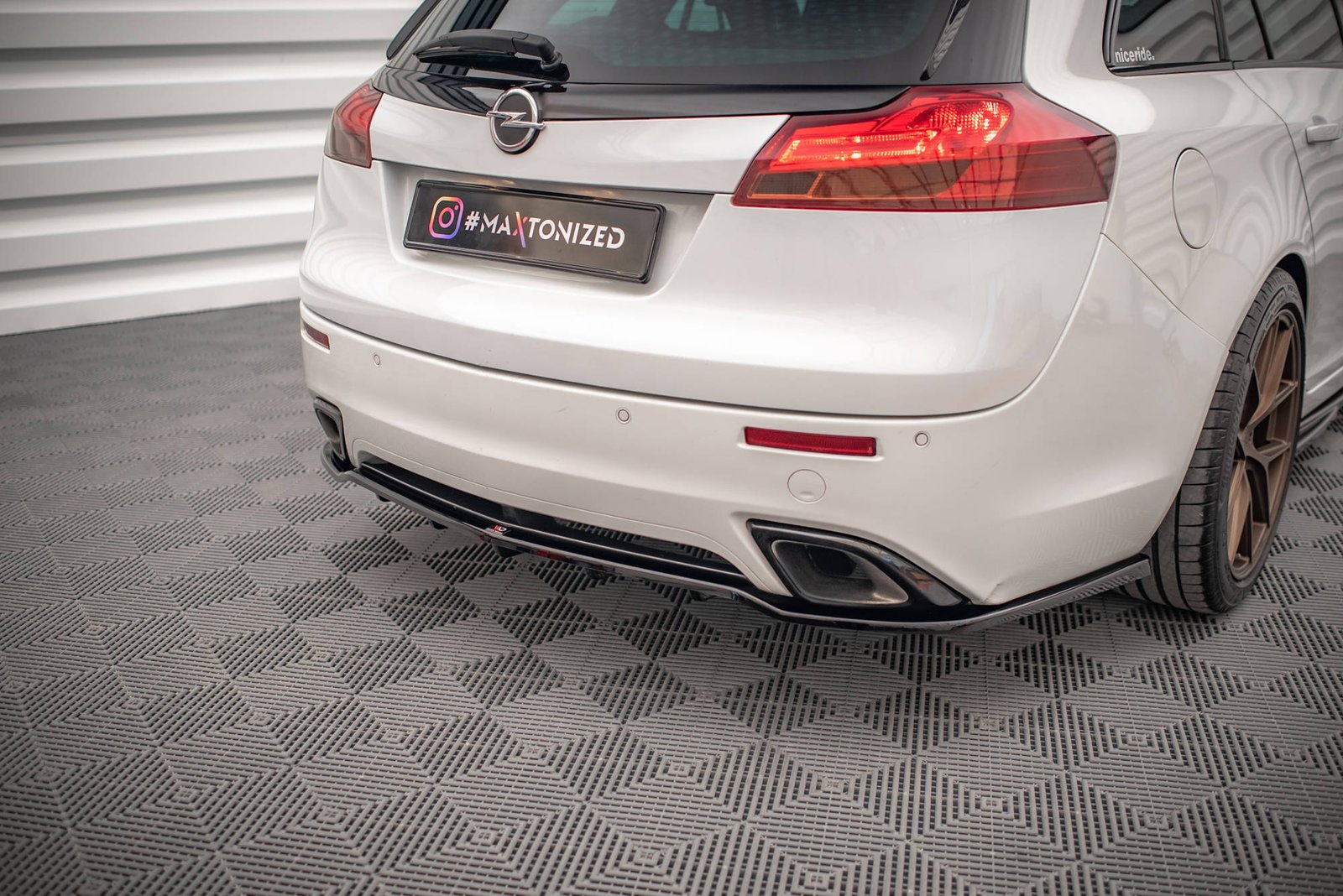 Splitter Trasero (with vertical bars) Opel Insignia OPC Mk1