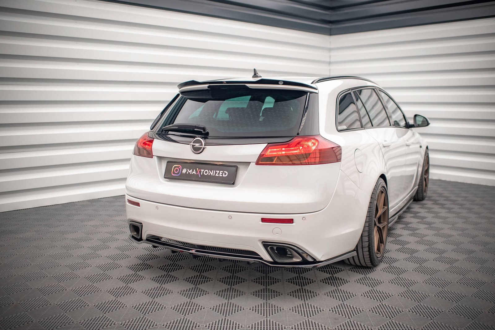Splitter Trasero (with vertical bars) Opel Insignia OPC Mk1 - Imagen 3