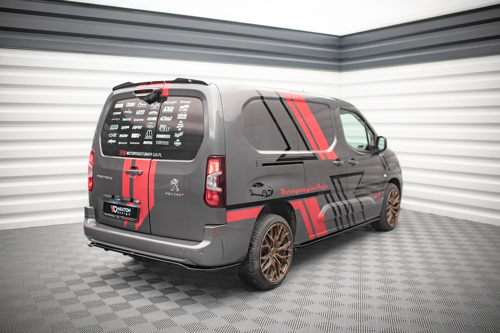 Splitter Trasero (with vertical bars) Peugeot Partner Long Mk3