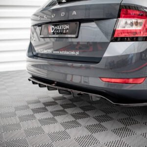 Splitter Trasero (with vertical bars) Skoda Fabia Combi Mk3 Facelift