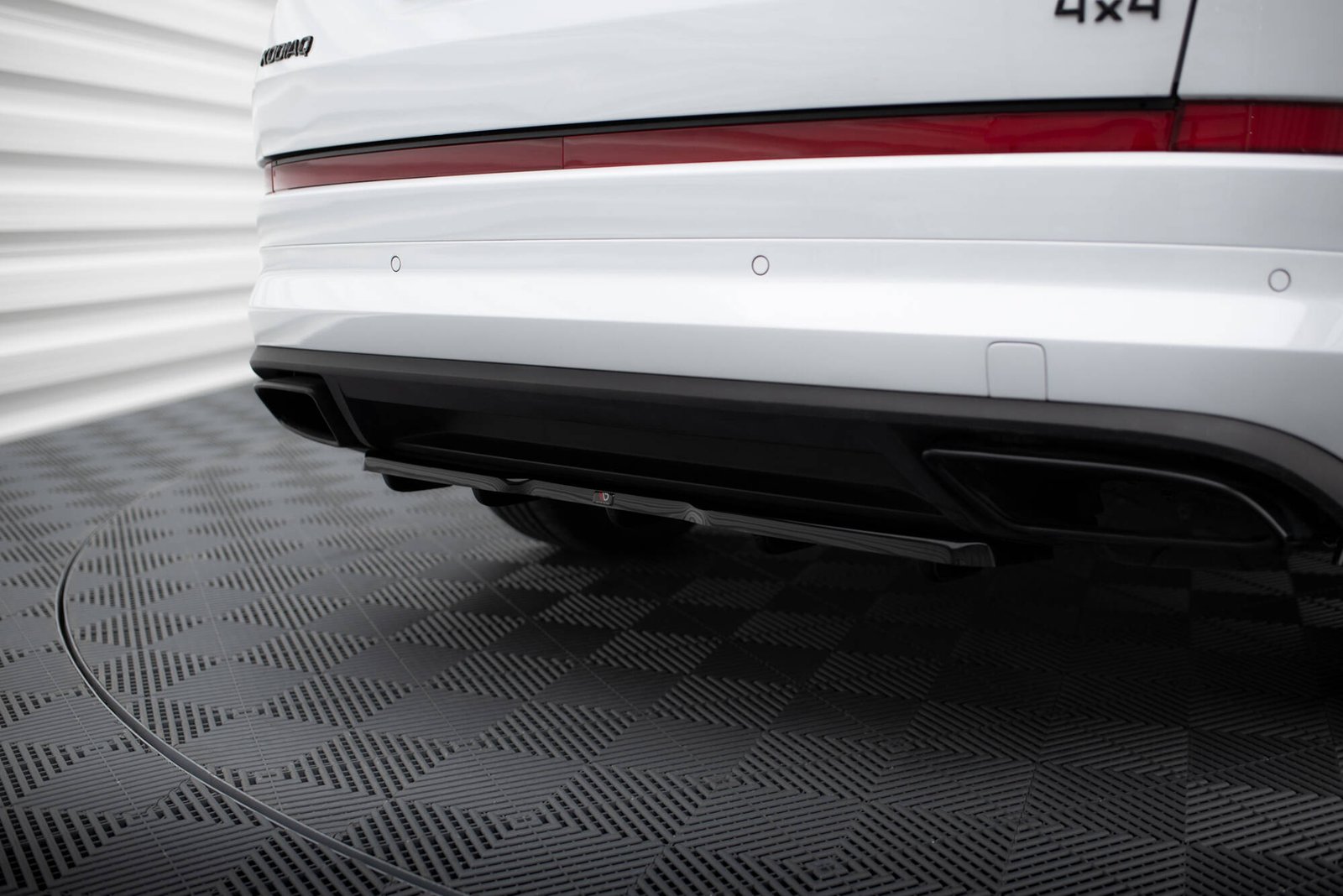 Splitter Trasero (with vertical bars) Skoda Kodiaq RS Mk1 / Mk1 Facelift - Imagen 2