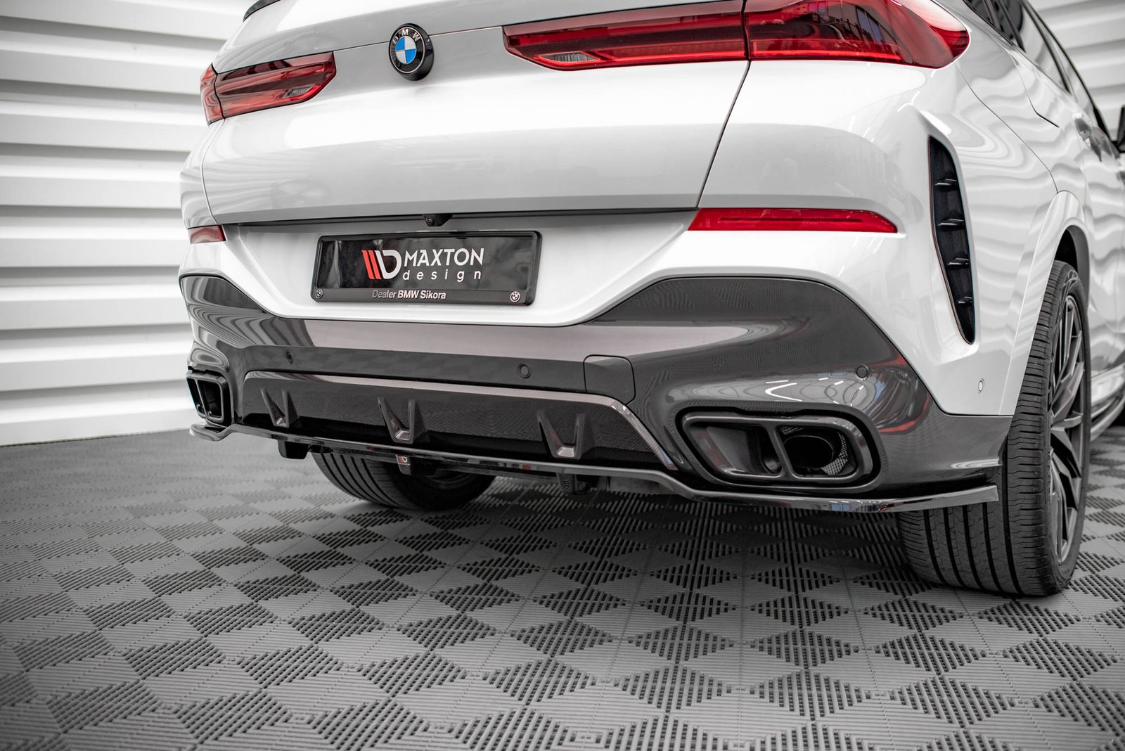 Splitter Trasero (with vertical bars) BMW X6 M-Pack G06