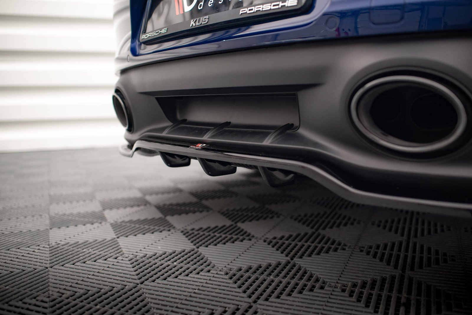 Splitter Trasero (with vertical bars) Porsche 911 Carrera Aero / Carrera GTS 992 - Imagen 2