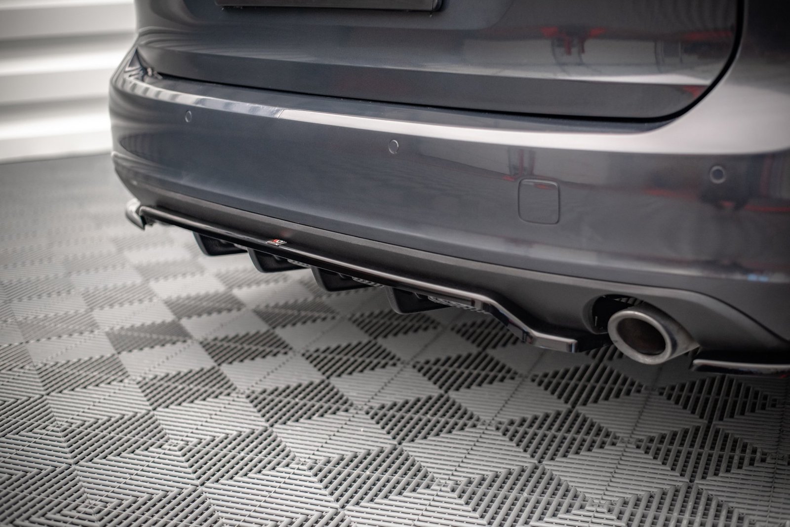 Splitter Trasero (with vertical bars) Volvo V90 Mk2