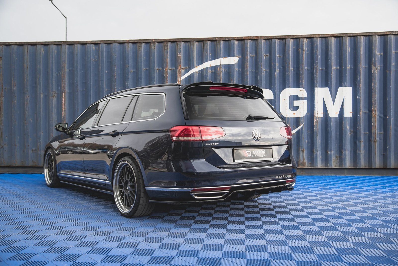 Splitter Trasero (with vertical bars) Volkswagen Passat B8