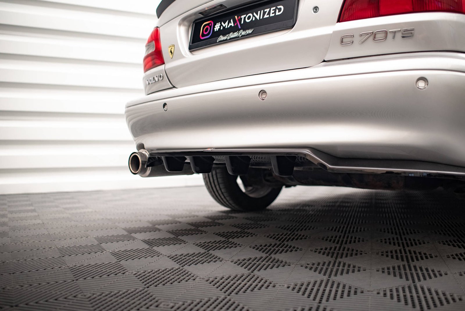 Splitter Trasero (with vertical bars) Volvo C70 Mk1 - Imagen 3