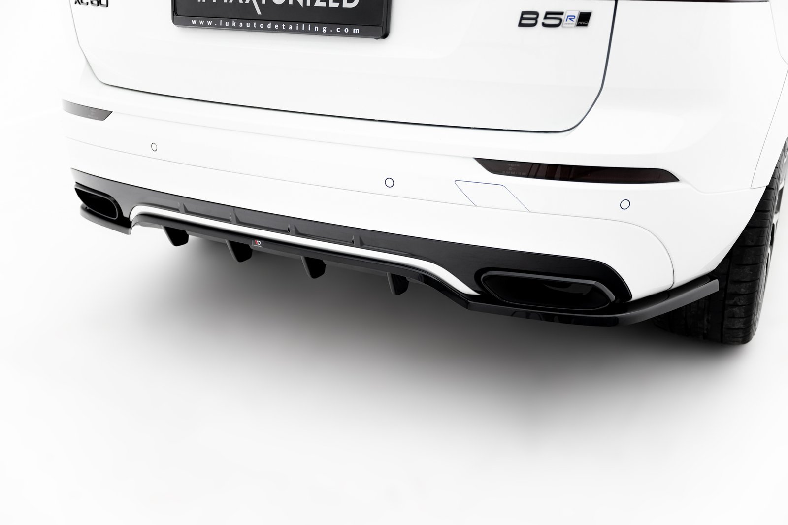 Splitter Trasero (with vertical bars) Volvo XC60 Mk2 R-Design - Imagen 2
